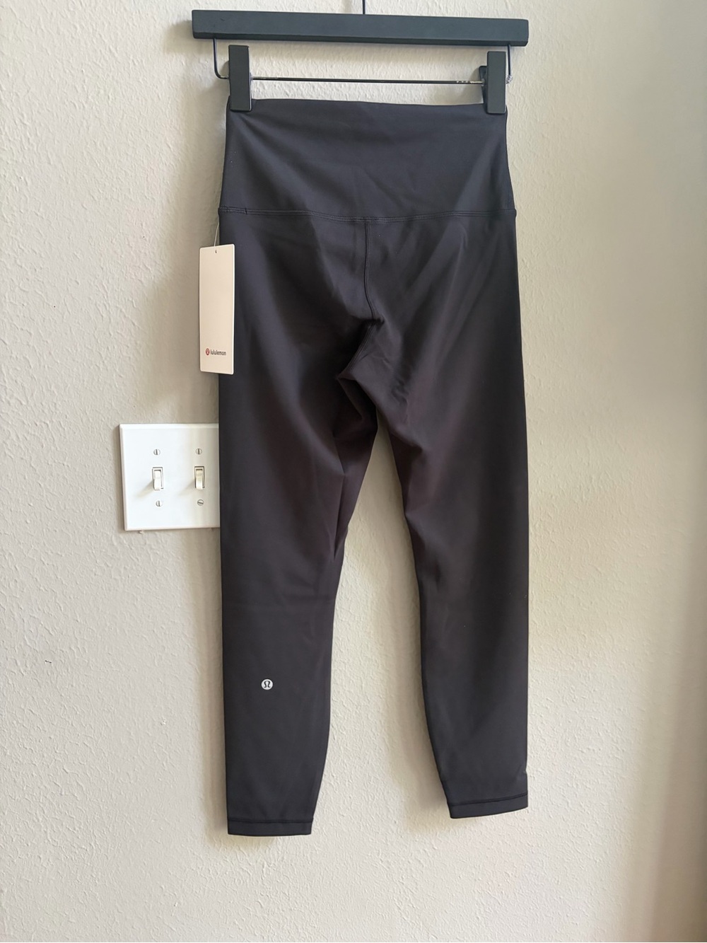 NWT Lululemon HR Black Women's Wunder Under, no line. Size: 6 - Picture 11 of 12
